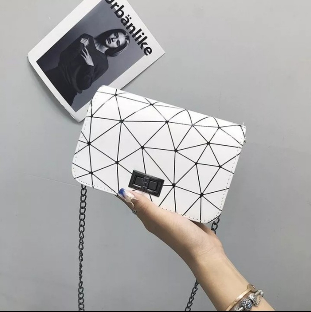 Grey Geometric Small Purse With Chain